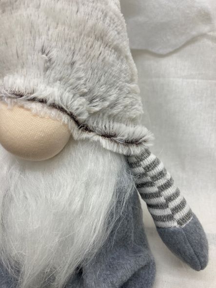 Deko Wichtel Santa Junge sitzend
L7cm x B18cm x H71cm