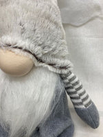 Deko Wichtel Santa Junge sitzend
L7cm x B18cm x H71cm