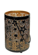 Windlicht schwarz aus Metall mit Sternen Design und Henkel