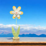 Dekoblume Filz gelbe Blüte auf Holzsockel