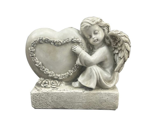 Engelfigur sitzend auf Stein mit Herz H16.5cm