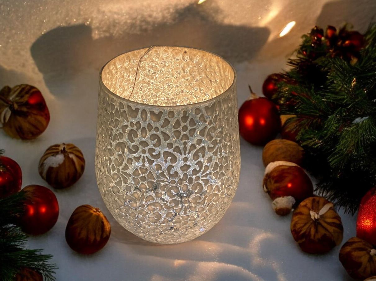 Windlicht aus Glas 
silber -weiss 
mit Blütenmuster H18.5cm