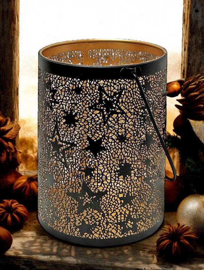 Windlicht schwarz aus Metall mit Sternen Design und Henkel