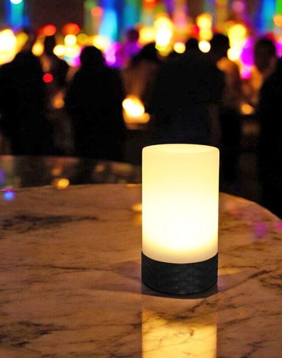 LED Solar Rattan Tisch Leuchte 
D7.6cm x H11.5cm