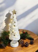 LED Tannenbaum in weiss mit goldigen Sternen und 30LED Microlight warm weisses Licht