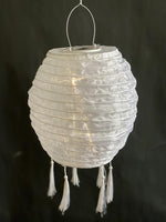 LED Solar Outdoor Lampion 
Weiss Oval 
H:30cm D:25cm 
5 LED - Warm weisses Licht