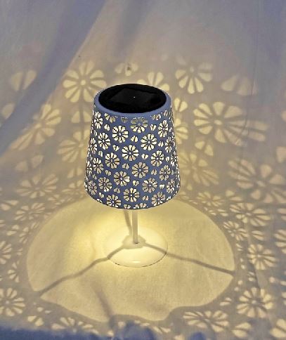 LED Solar Tischleuchte aus Metall in Weiss D13cm x H25cm