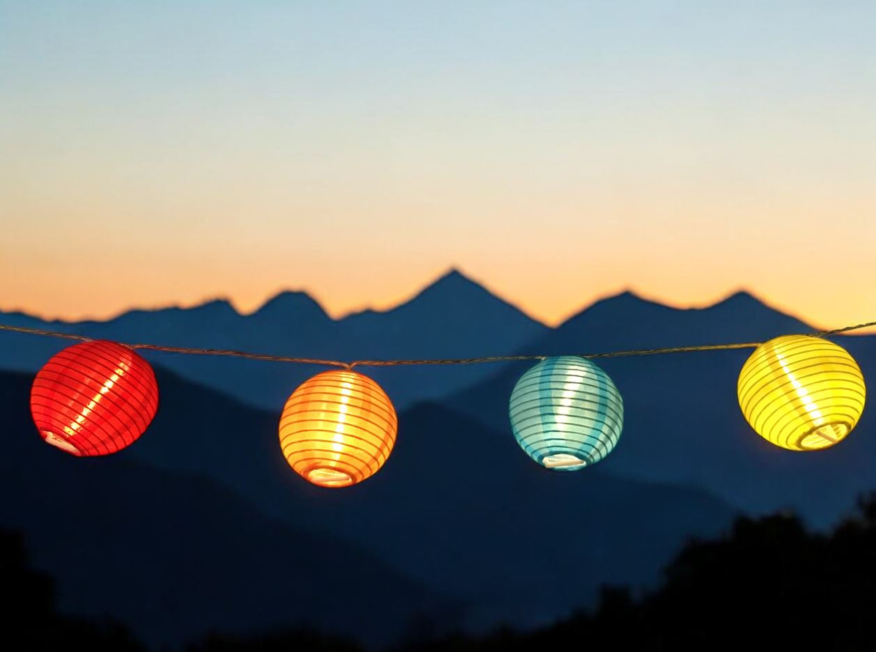 LED Lichterkette Outdoor mit farbigen 
Nylon Balls 
D: 7cm mit 10 LED