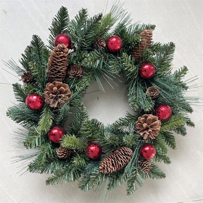 Weihnachtskranz dekoriert 
Durchmesser 40cm