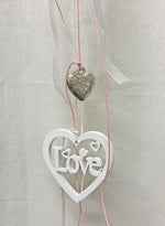 Girlande Hänger Herz aus Holz 
Design: Love
Farbe: Weiss/Rosa