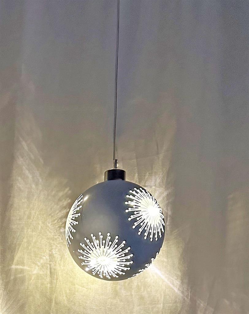 LED Glas Kugel silber mit Sternen mit 8 LED D10cm