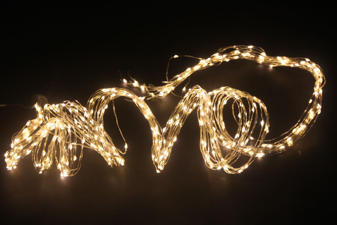 LED Outdoor Lichterkettenstrang 
200 LED - L: 150cm silber Draht
Warm weiss Licht