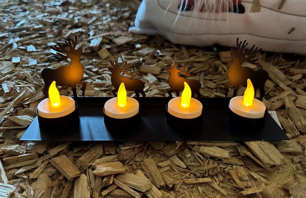 LED Teelicht weiss - 4er Blister plus 4 Ersatzbatterien (Knopfzellen)