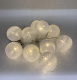 LED Lichterkette Cotton Ball "White" 
mit 10 LED 
L: 135cm
D: Kugeln 6cm
