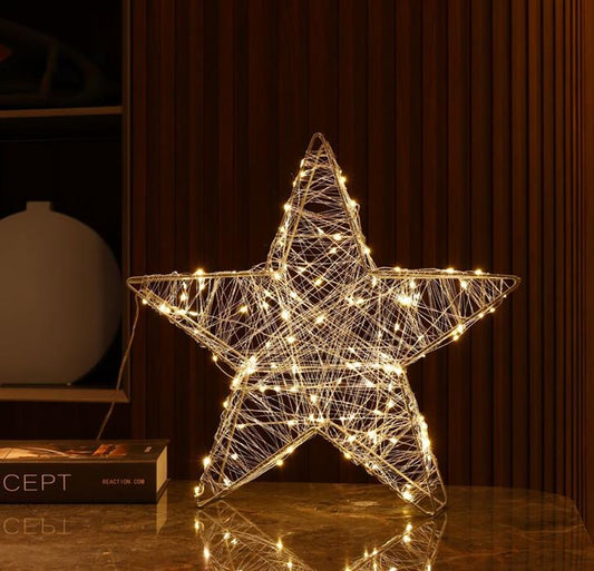 LED Stern Outdoor Metall
mit 180 LED
Farbe: Silber
D: 58cm - T:8cm