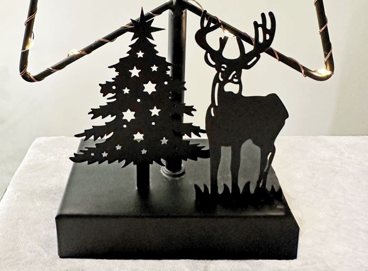 LED Deko Stern mit Hirsch und Baum aus Metall H32cm 26 LED