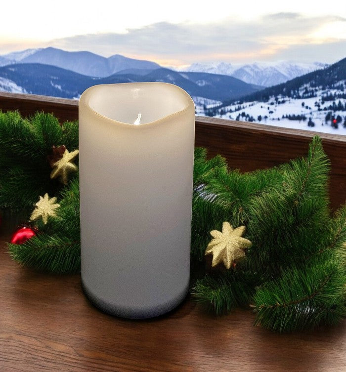 LED Solar Kerze Kunststoff 
Outdoor wasserdicht IP44 
D:10cm - H:19.5cm 
Farbe weiss