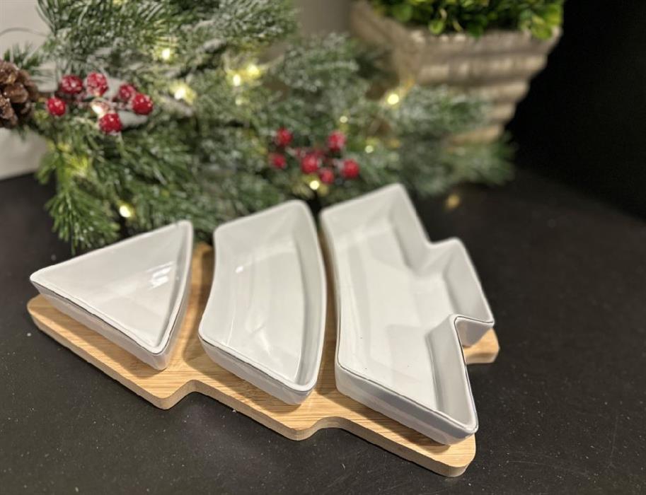 Snack Schalen in Form eines Tannenbaums 3er Set auf Bambus Tablett