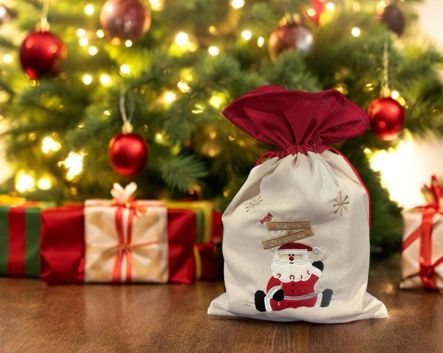 Jutesack mit rotem Zugband Santa Merry Christmas Grösse: B:21cm H:30cm