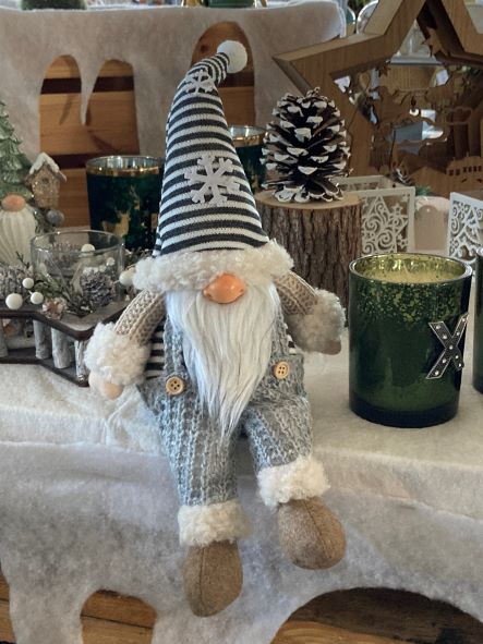 Gnome décoratif Père Noël
 Couleur: Blanc Bleu Gris
 L9cm x L17cm x H40cm