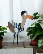 Deko Möwe aus Holz 
Matrose mit Schwimmring
Farbe: Weiss/Blau
L:11cm B:5cm H:18cm
