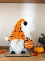 Wichtel Halloween Herbst Filz mit Kürbis auf Ständer aus Holz