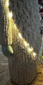 LED Deko Figur Santa mit Tannenbaum in der Hand mit 15 LED