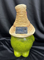 LED Solar Figur Frosch grün mit Hut und rotem Schmetterling