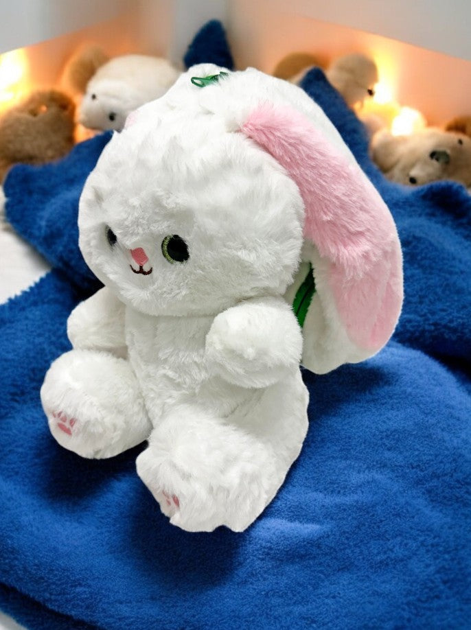 Plüsch Osterhase verpackt im Plüsch Ei Reissverschluss zum Öffnen vom Ei