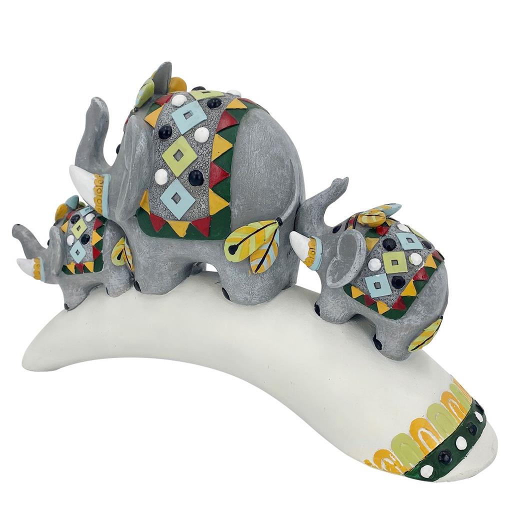 Deko Elefantengruppe 
grau mit buntem Sattel und Kopfschmuck 
8.5 x 26.5 x 16.5cm