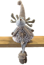 Deko Elch Kantenhocker braun weiss mit Schal und Mütze