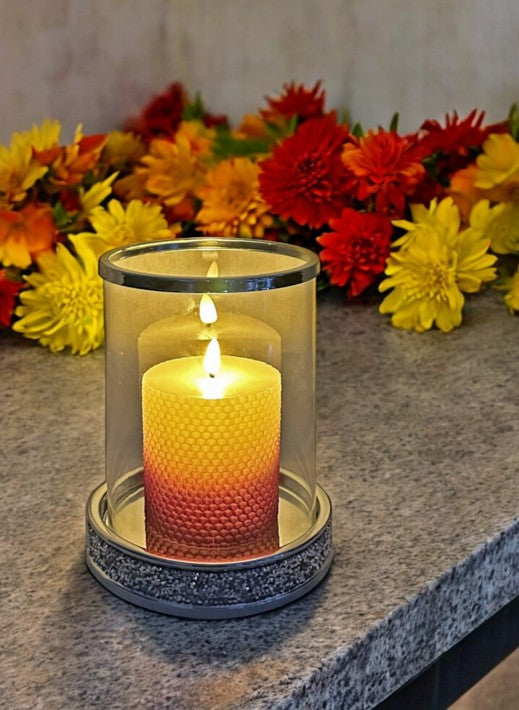 Windlicht aus Glas 
mit Strasssteinen
auf Metallsockel 
H24.5cm