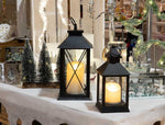 Lanterne LED en plastique,
 La couleur noire,
 L:14 cm l:14 cm H:32 cm