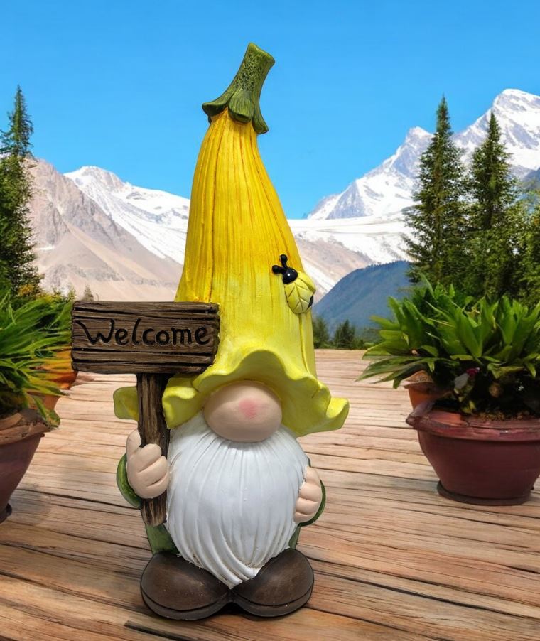 Gartenwichtel stehend 
mit Schild Welcome 
und gelbem Hut 
17 x24 x47cm