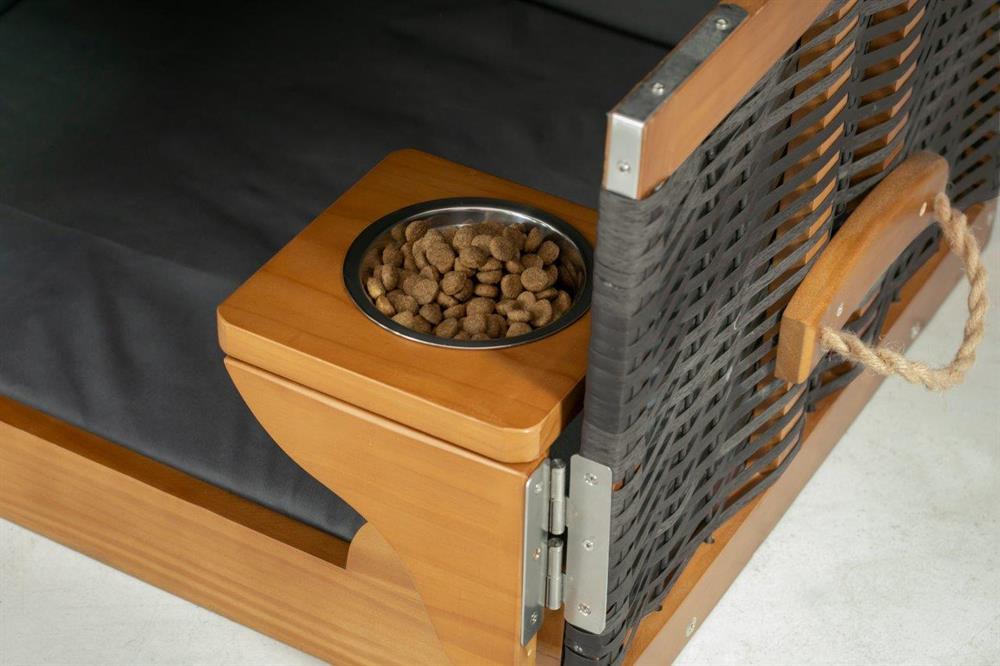 Hundestrandkorb grau/ weiss gestreift lackiertes Nadelholz mit schwarzem PE-Flachband