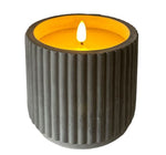 LED Wachskerze im Zement Topf 
warm weisses flackerndes Licht 
D10cm H 9.5cm