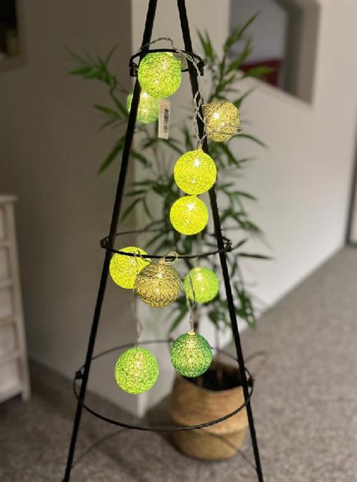 LED Lichterkette Cotton Ball "dk-grün" mit 10 LED 
L: 135cm
D: Kugeln 6cm