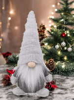 Deko Wichtel Santa mit Bart 
mit Zipfelmütze 
Farbe: Grau 
L:9cm B:13cm H:27cm