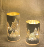 LED Windlicht aus Glas 
mit 8 LED 
weiss gold mit Baummotiv 
D10cm H15cm