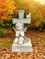 Engelfigur sitzend an Kreuz angelehnt H18.5cm