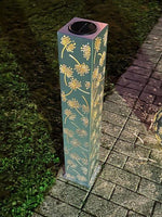 LED Solar Lichtsäule Metall 
Farbe: Silber Gold 
15x15x78.5cm