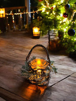 Windlicht Xmas aus Reisig 
mit Glaseinsatz 
D18cm x H21cm
mit Henkel