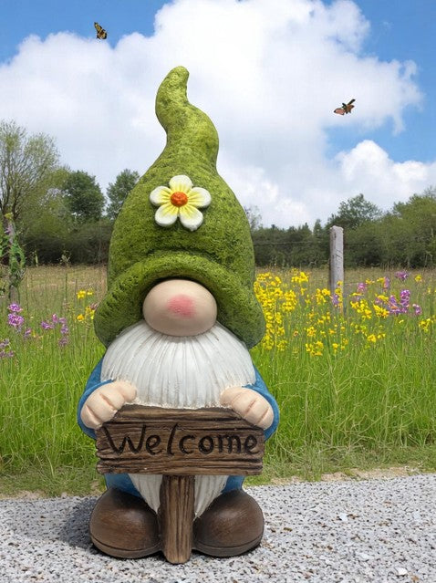 Gartenwichtel stehend 
mit Schild Welcome 
und grünem Hut 
H41.5cm