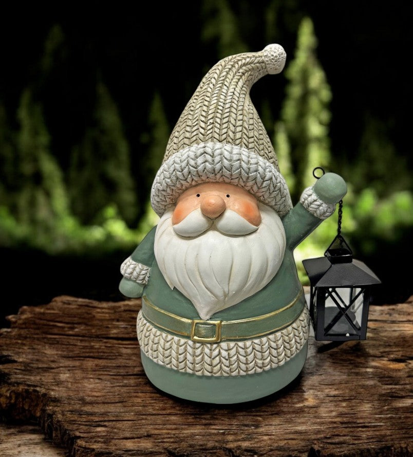Deko Figur Santa grün mit Laterne für Teelicht aus Magnesia