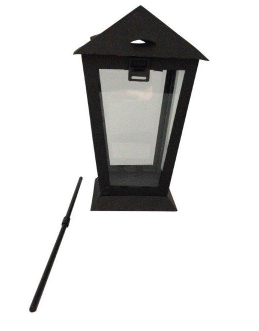 Grablaterne 25cm mit Erdspiess
Farbe: Schwarz
L:14cm B:14cm H:25cm