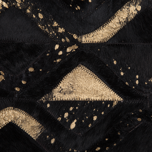 Teppich Kuhfell schwarz-gold 140 x 200 cm ZickZack-Muster Kurzflor DEVELI