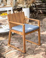 Set mit 8 Stühlen und Sitzkissen SASSARI Akazienholz Blau