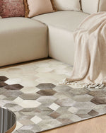 Teppich Kuhfell grau / weiss 140 x 200 cm geometrisches Muster Kurzflor SASON
