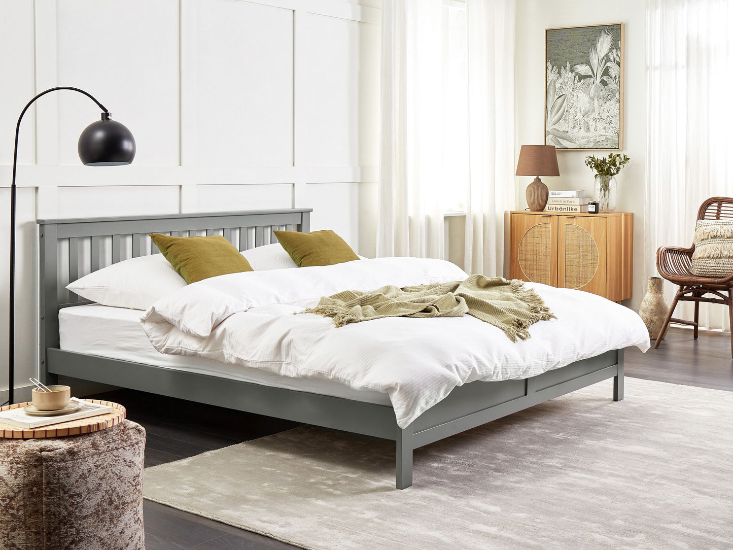 Bett mit Lattenrost Kiefernholz MAYENNE 180 x 200 cm Grau