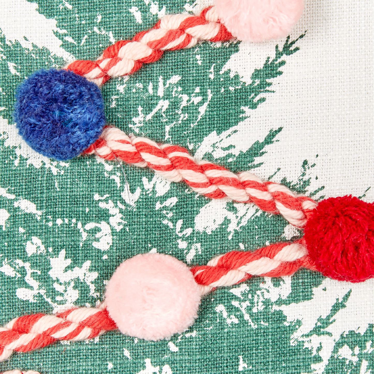 Dekokissen 2er Set EPISCIA Baumwolle 45 x 45 cm Weiss Weihnachtsmotiv